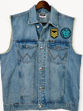 Wrangler x Fender Distressed Denim Vest Graphic Back Guitar Pick Pocket L
